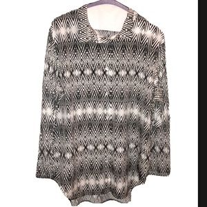 H&M Blouse Black and White geometric design blouse